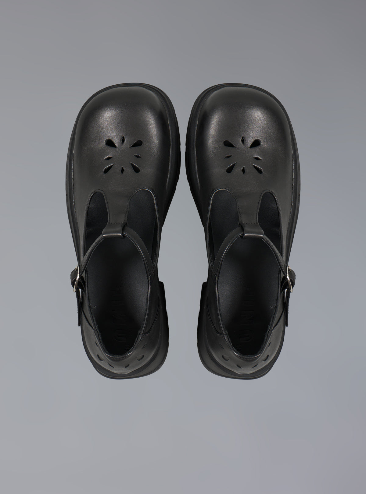 Comma Shoe